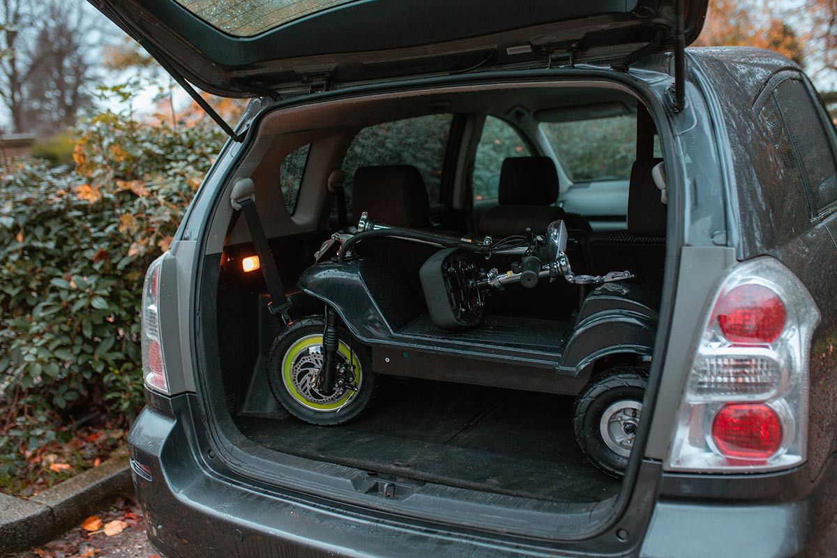 Elluro Folding 3 Wheel Mobility Scooter – Lightweight Portable Travel Scooter
